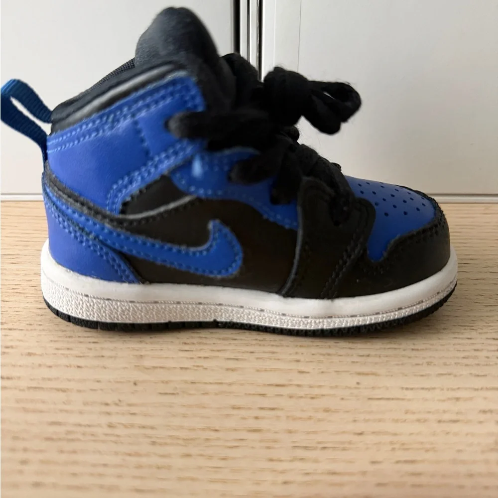 Air Jordan 1 Retro “Royal” Kids Size 4C